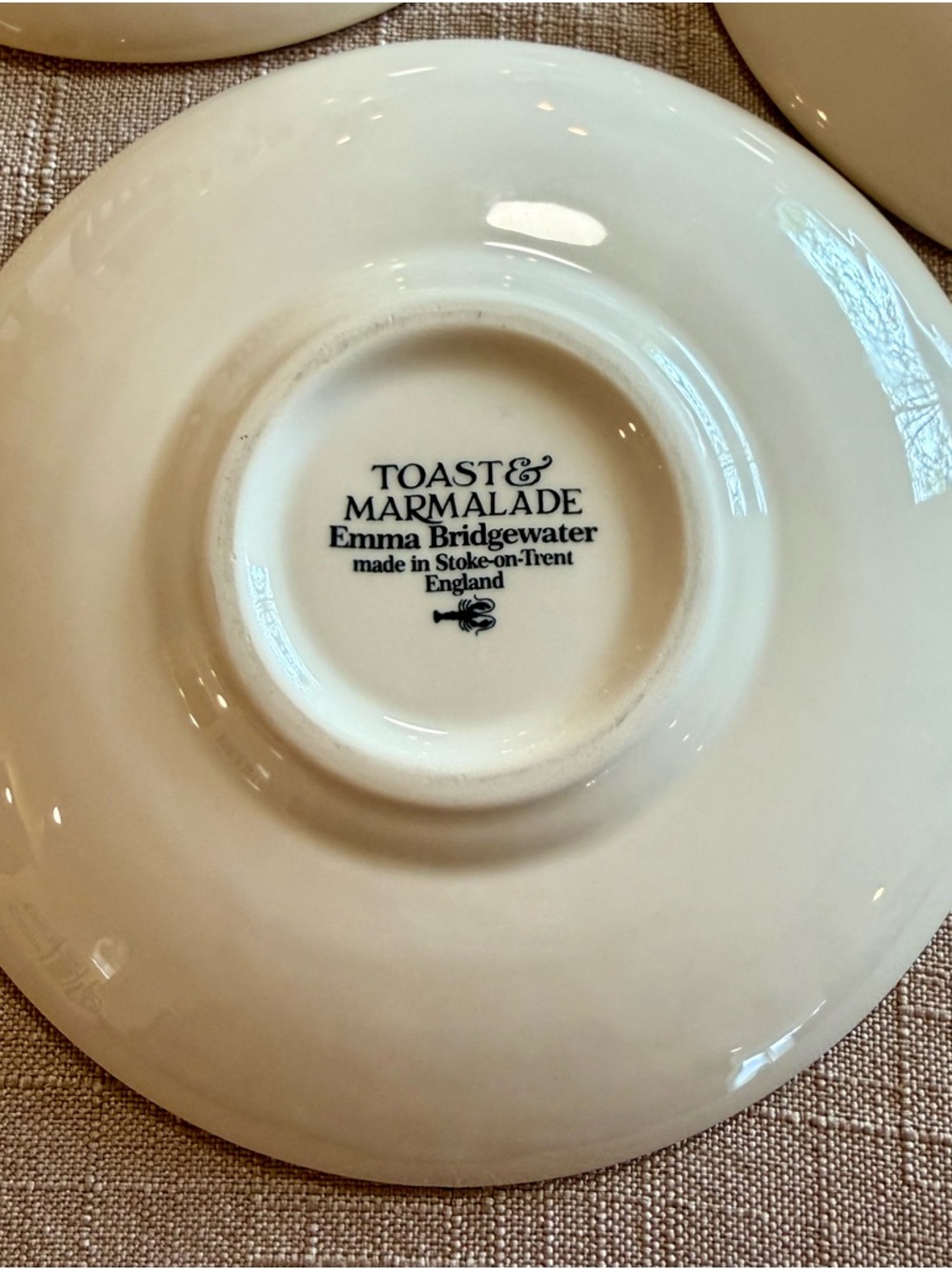 Emma Bridgewater Toast & Marmalade Love & Kisses coffee/tea saucers set of 3 - Picture 6 of 8